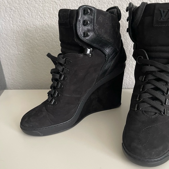 W Suede Louis Vuitton Wedge Booties - Picture 7 of 16
